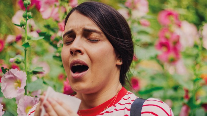 woman sneezing.jpg